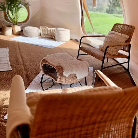 Glamping Gozdna Jasa אוהל מפואר בובק