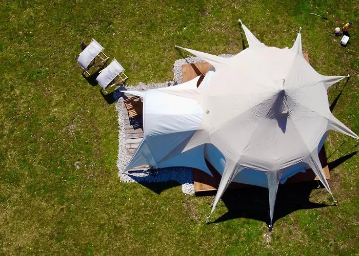 Glamping Gozdna Jasa 럭셔리텐트 보베츠