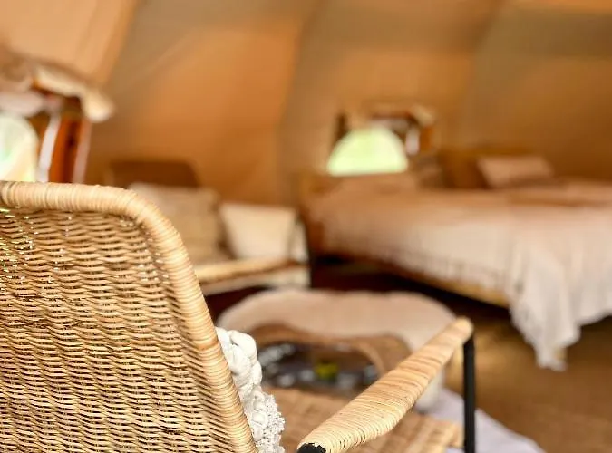 Glamping Gozdna Jasa * 보베츠